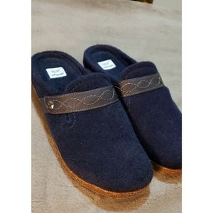 Earth Origins Felt Clogs 11